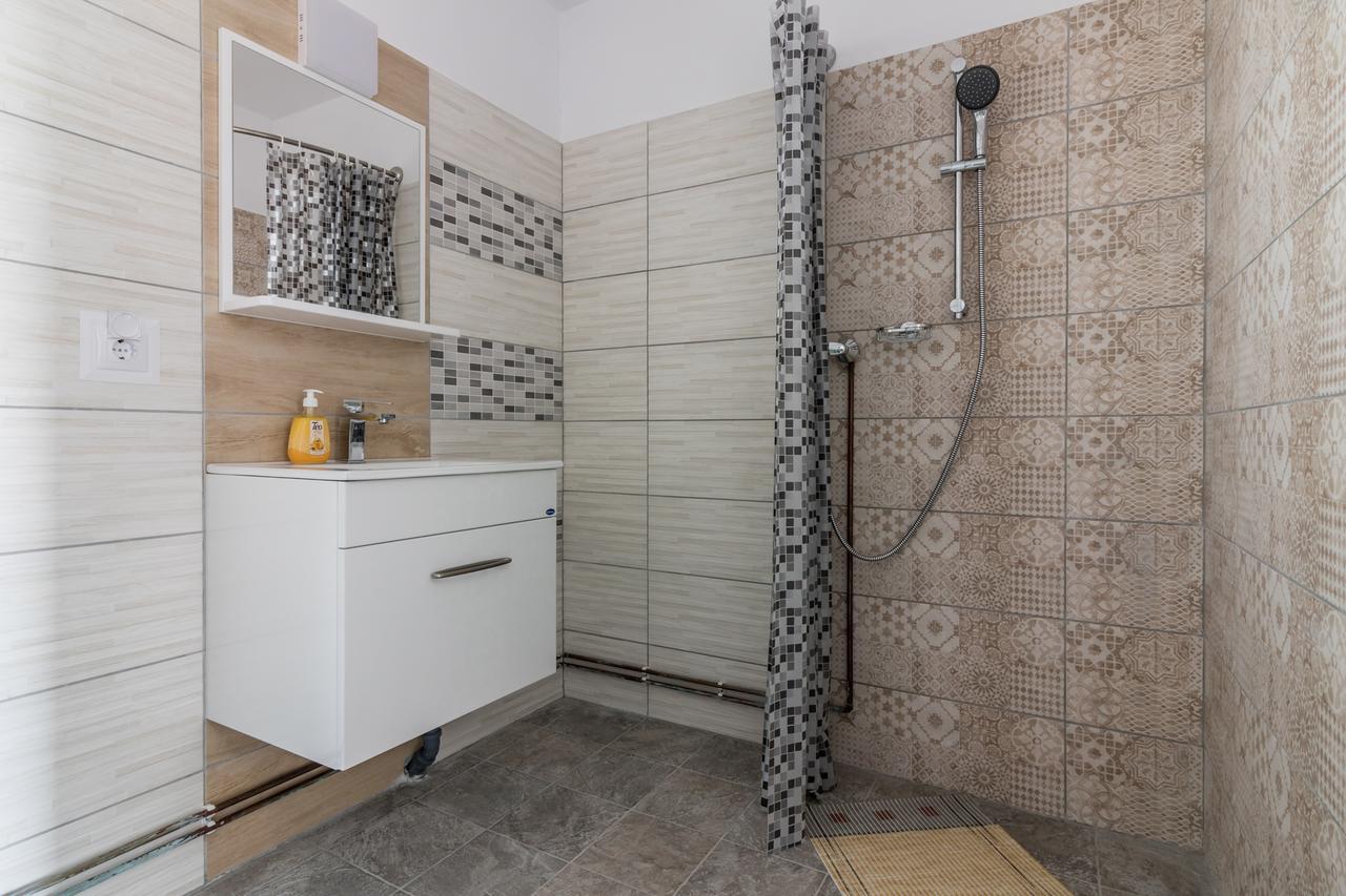 Casa Alex Hotel Novaci-Straini Luaran gambar